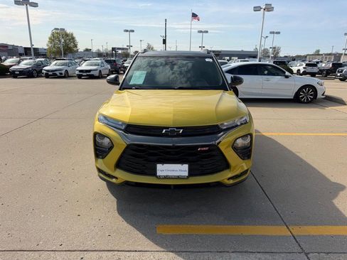 Used 2023 Chevrolet TrailBlazer RS w/ Sun and Liftgate Package FWD image 8