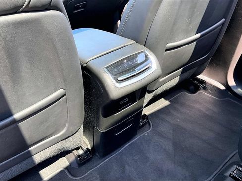 Used 2025 Cadillac XT6 Premium Luxury AWD/4WD image 25