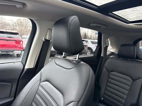 Used 2024 Ford Edge SEL w/ Convenience Package image 43