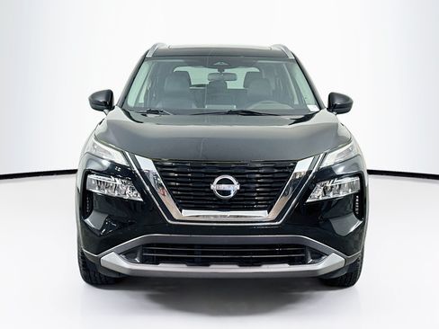 Used 2023 Nissan Rogue SV w/ SV Premium B Package FWD image 2