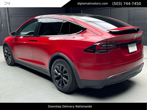Used 2023 Tesla Model X image 5