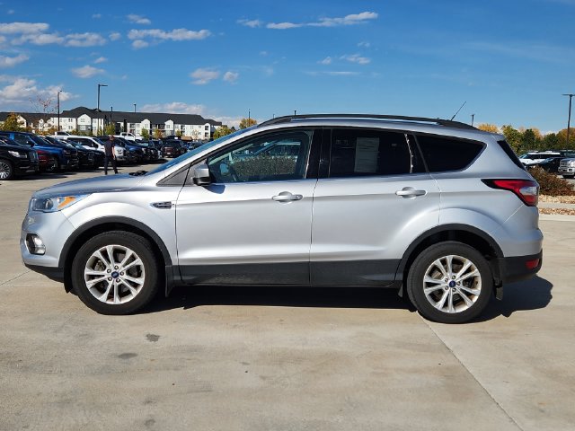 Used 2018 Ford Escape SE w/ SE Sync 3 Package AWD/4WD image 2