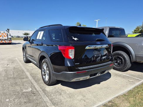 Certified 2022 Ford Explorer XLT w/ Equipment Group 202A image 6