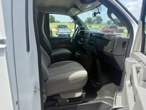 Used 2025 Chevrolet Express 3500 w/ Power Convenience Package RWD image 9
