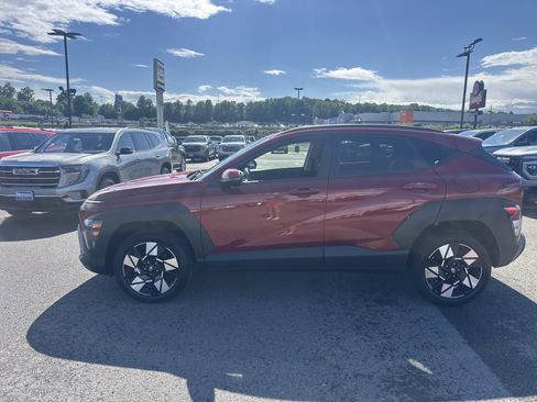 Used 2025 Hyundai Kona SEL AWD/4WD image 3