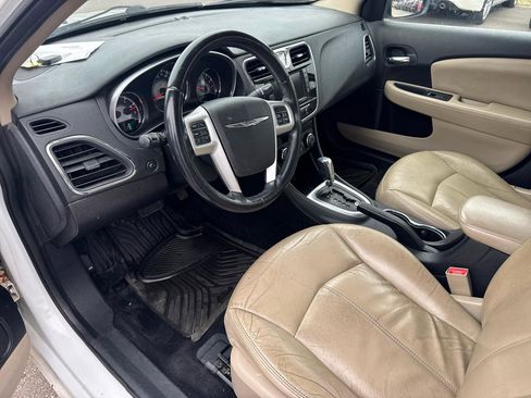 Used 2011 Chrysler 200 Limited image 9