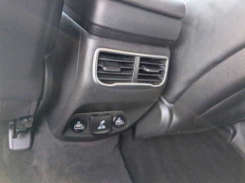 Used 2023 Hyundai Santa Fe Limited image 30