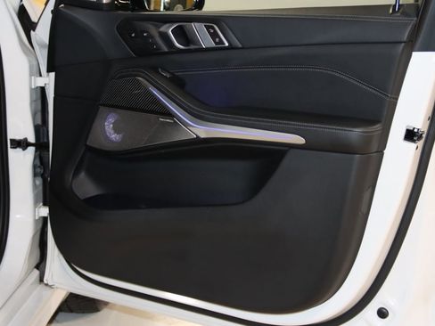Used 2024 BMW X7 M60i image 63