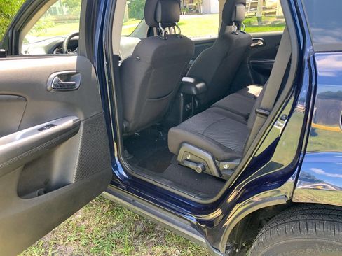 Used 2018 Dodge Journey SE image 6