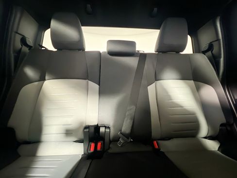 Used 2025 Toyota Tacoma TRD Sport image 32