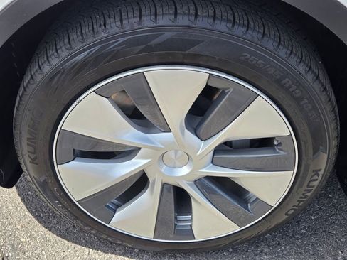 Used 2020 Tesla Model Y Long Range AWD/4WD image 12