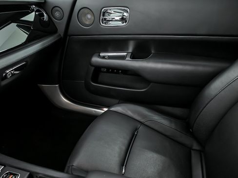 Used 2014 Rolls-Royce Wraith image 40