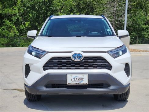 Used 2023 Toyota RAV4 XLE image 3