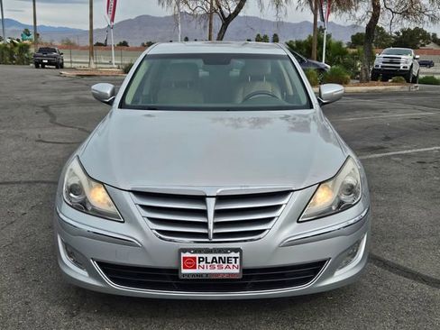 Used 2013 Hyundai Genesis 3.8 RWD image 4