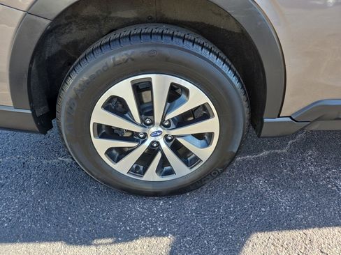 Used 2022 Subaru Outback Premium w/ Popular Package #1 image 7