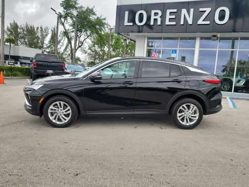 Used 2024 Buick Envista Preferred w/ Advanced Safety Package FWD image 8