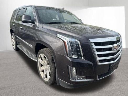 Used 2018 Cadillac Escalade Premium Luxury image 6