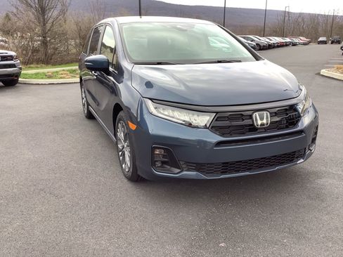 New 2026 Honda Odyssey Touring image 8