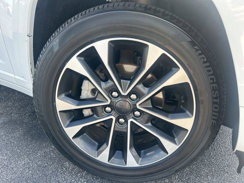 Used 2022 Jeep Grand Cherokee Overland image 13