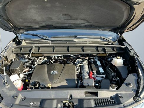 Used 2022 Toyota Highlander XLE image 18