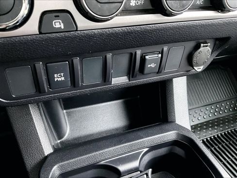 Used 2023 Toyota Tacoma SR image 27