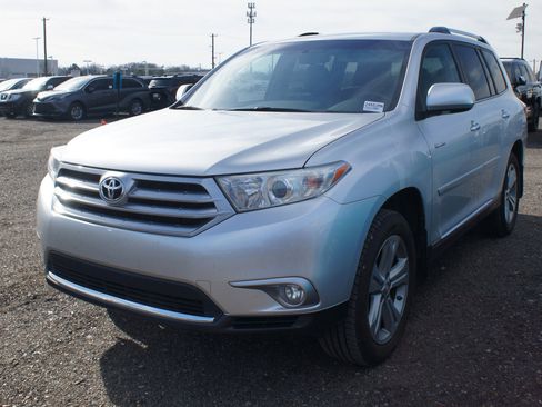 Used 2013 Toyota Highlander Limited image 1