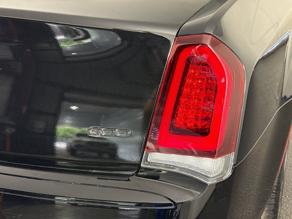 Used 2023 Chrysler 300 Touring w/ Safetytec Plus Group RWD image 33