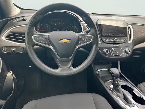 Used 2022 Chevrolet Malibu LT FWD image 16