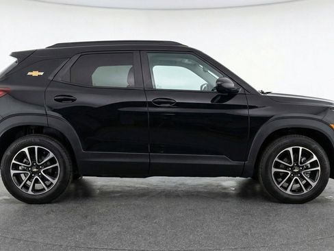 Used 2025 Chevrolet TrailBlazer LT FWD image 11