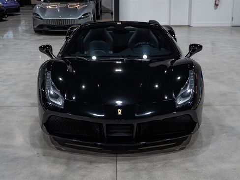 Used 2018 Ferrari 488 Spider RWD image 10