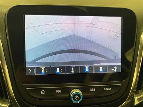 Used 2021 Chevrolet Equinox Premier AWD/4WD image 5