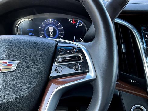 Used 2018 Cadillac Escalade Luxury image 23