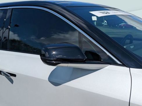 Used 2025 Cadillac Lyriq Luxury RWD image 12