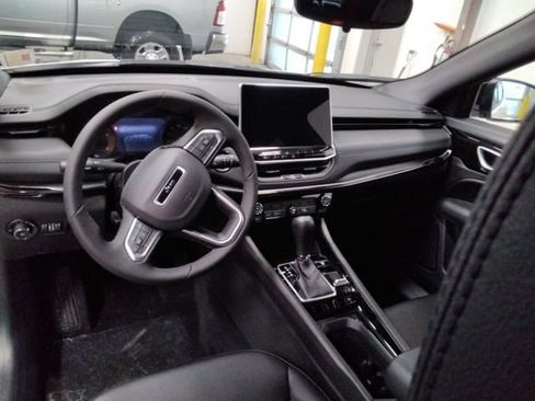 New 2026 Jeep Compass Latitude image 14