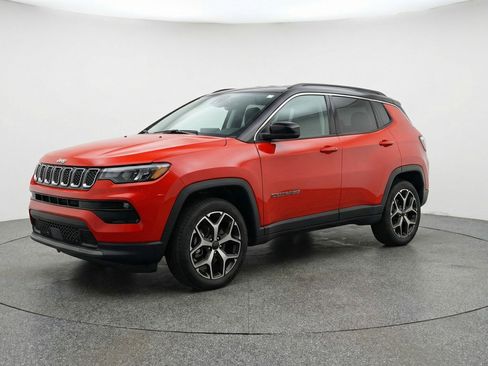 Used 2025 Jeep Compass Limited AWD/4WD image 3