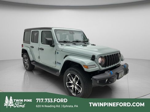 Used 2024 Jeep Wrangler Unlimited w/ Convenience Group AWD/4WD image 1