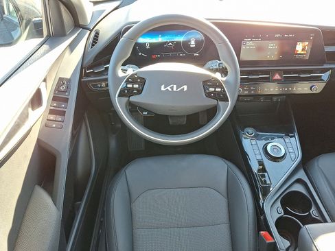 Used 2024 Kia Niro Wind w/ Wind Preserve Package image 11