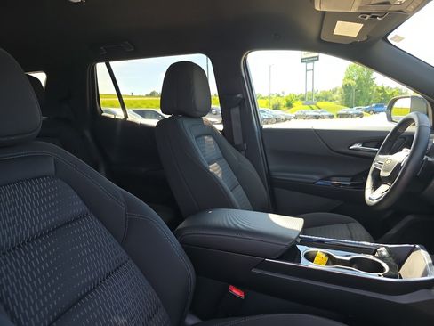 Used 2025 Chevrolet Equinox LT FWD image 15
