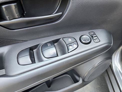 Used 2025 Nissan Kicks Play S FWD image 13