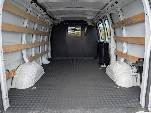 Used 2024 Chevrolet Express 2500 w/ Driver Convenience Package image 16