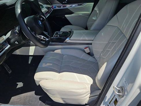 Certified 2024 BMW i7 eDrive50 w/ M Sport Package RWD image 15