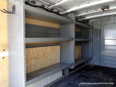 Used 2021 Nissan NV 3500 SV RWD image 19