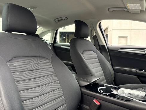 Used 2016 Ford Fusion SE image 28