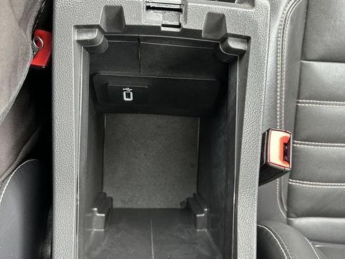 Used 2018 Ford Escape Titanium w/ Ford Safe & Smart Package image 34