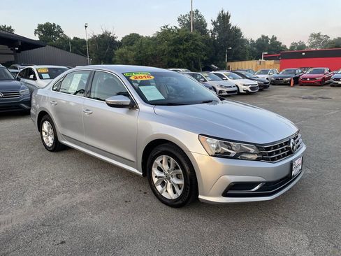 Used 2016 Volkswagen Passat 1.8T S FWD image 3