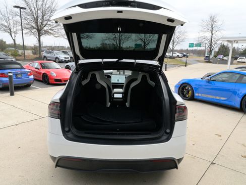 Used 2022 Tesla Model X image 37