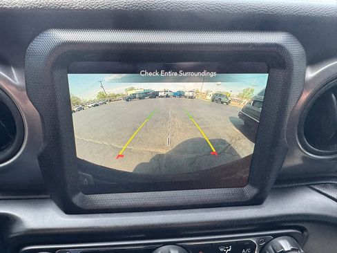 Used 2022 Jeep Wrangler Unlimited Sport w/ Sun And Sound Package image 10