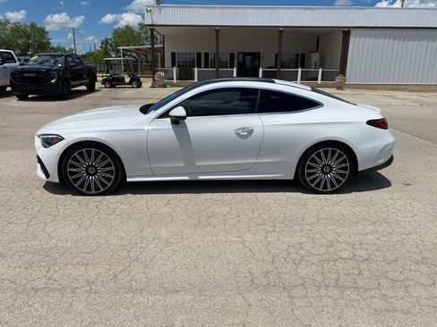 Used 2025 Mercedes-Benz CLE 300 4MATIC Coupe image 3