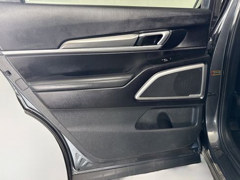 Used 2020 Kia Telluride LX FWD image 26