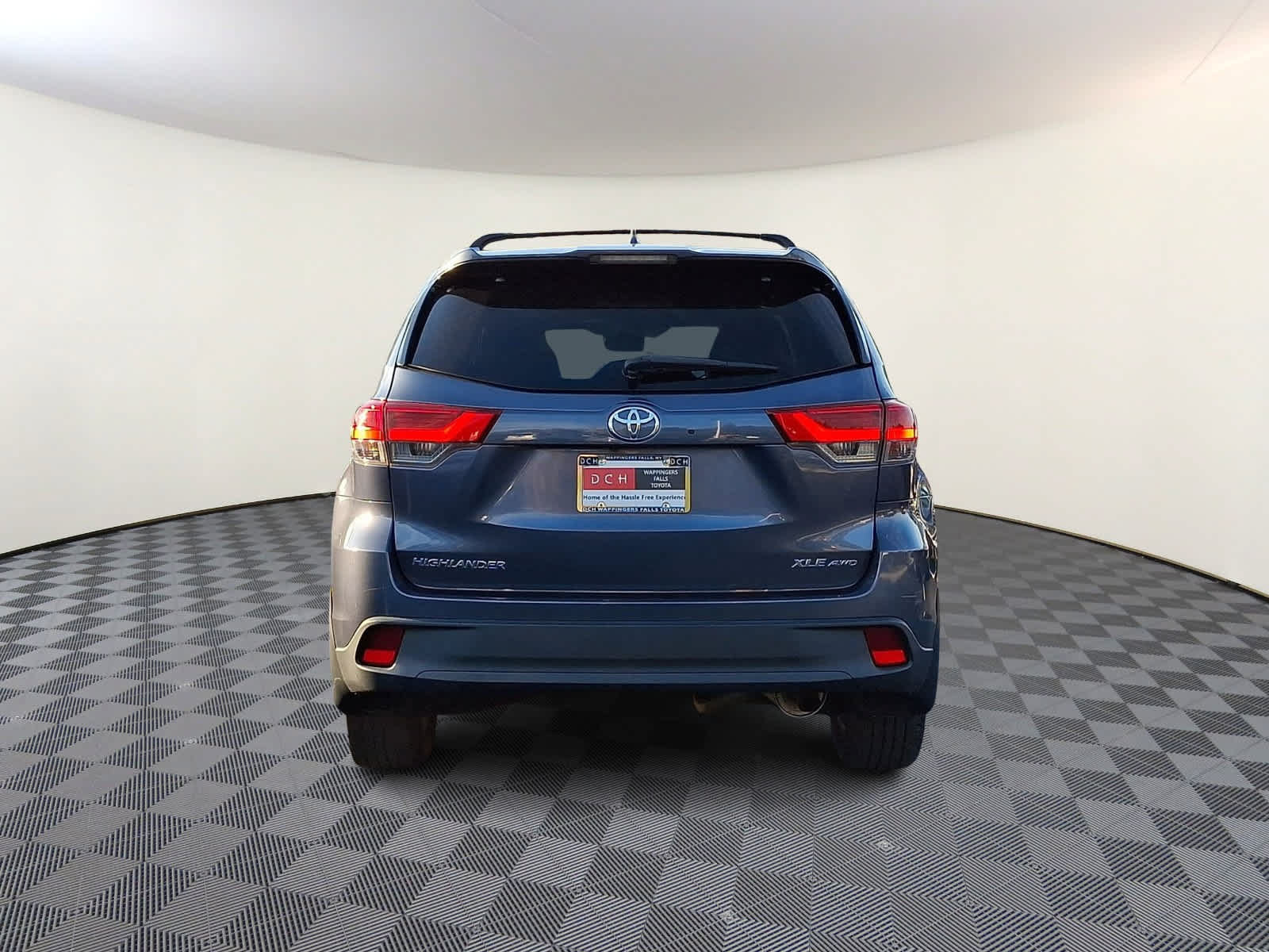 Used 2018 Toyota Highlander XLE AWD/4WD image 6